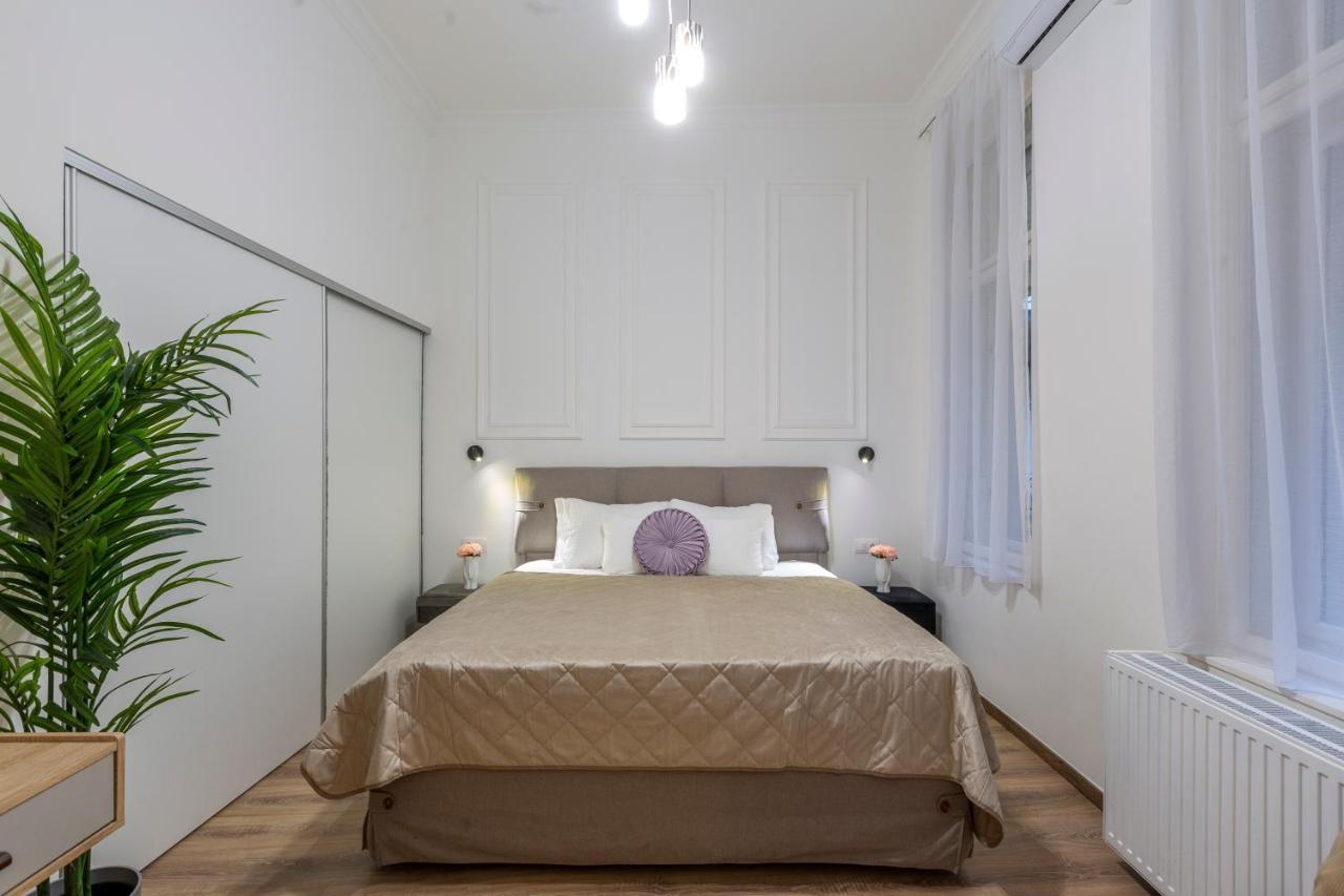 Glamorous Modern Apartment In The Hearth Of Budapest Exterior photo