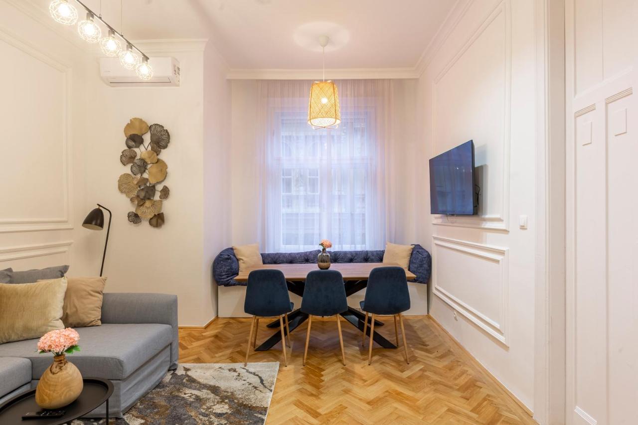 Glamorous Modern Apartment In The Hearth Of Budapest Exterior photo